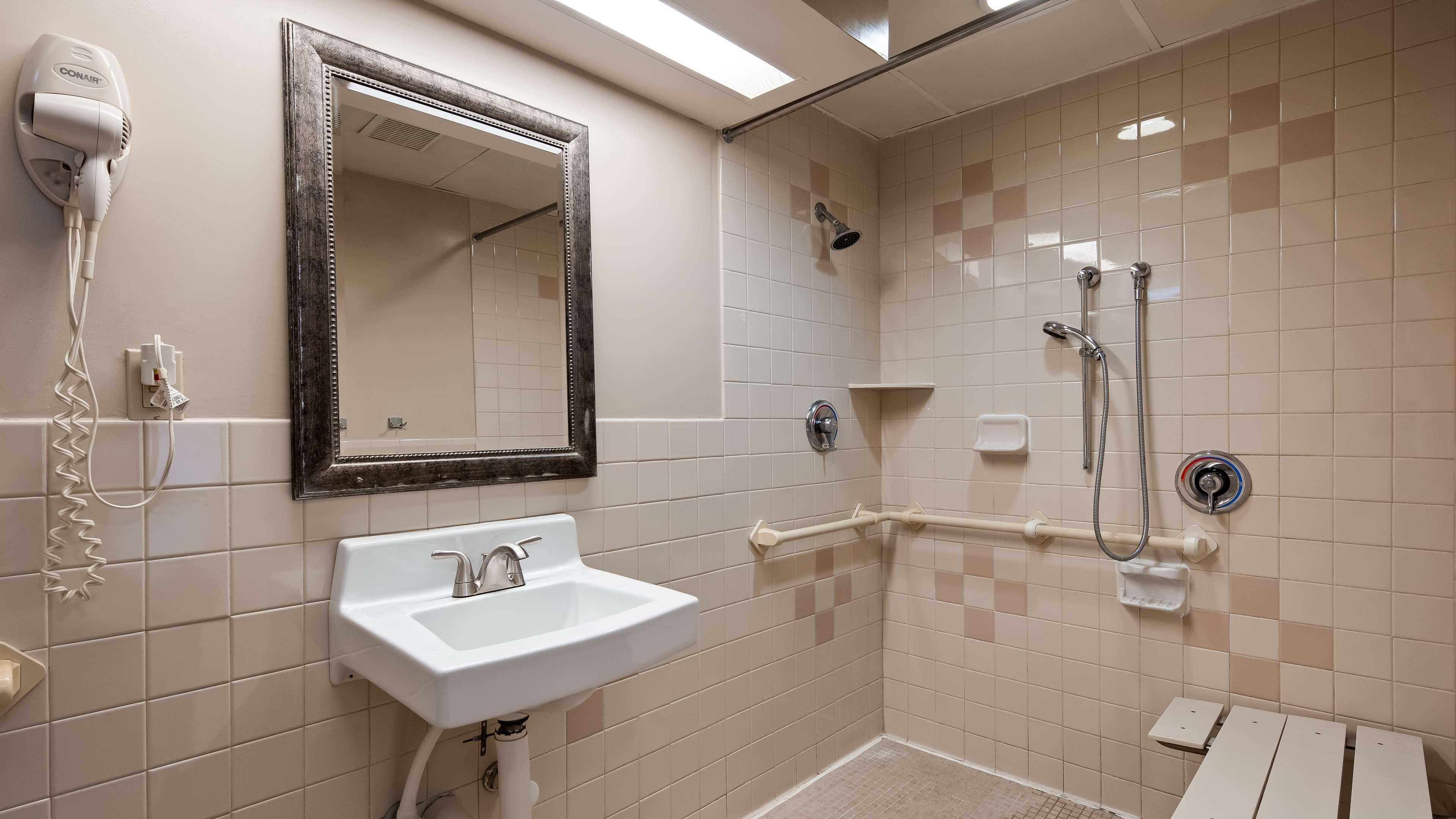 Surestay Hotel By Best Western Ист-Брунсвик Экстерьер фото