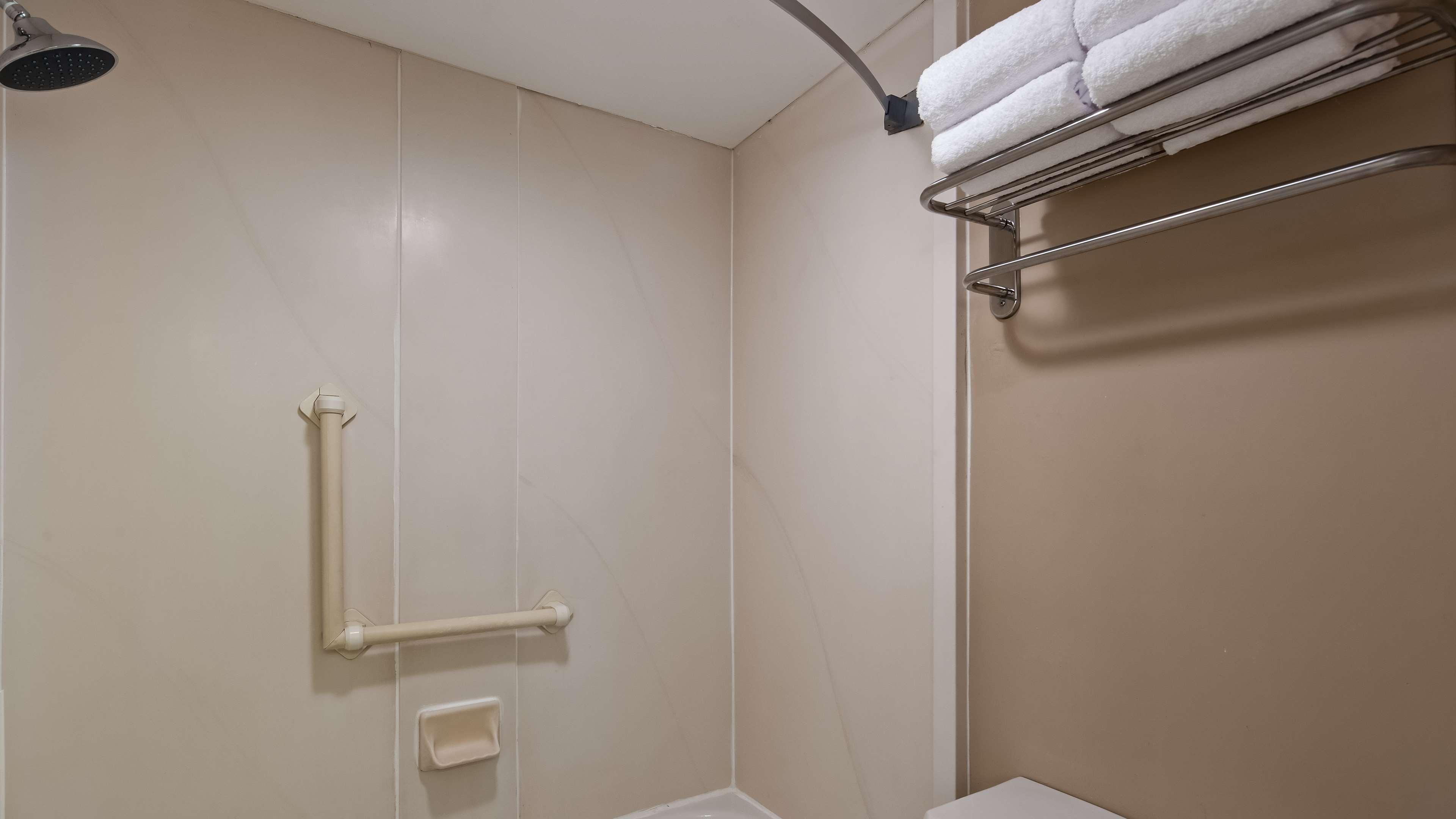Surestay Hotel By Best Western Ист-Брунсвик Экстерьер фото