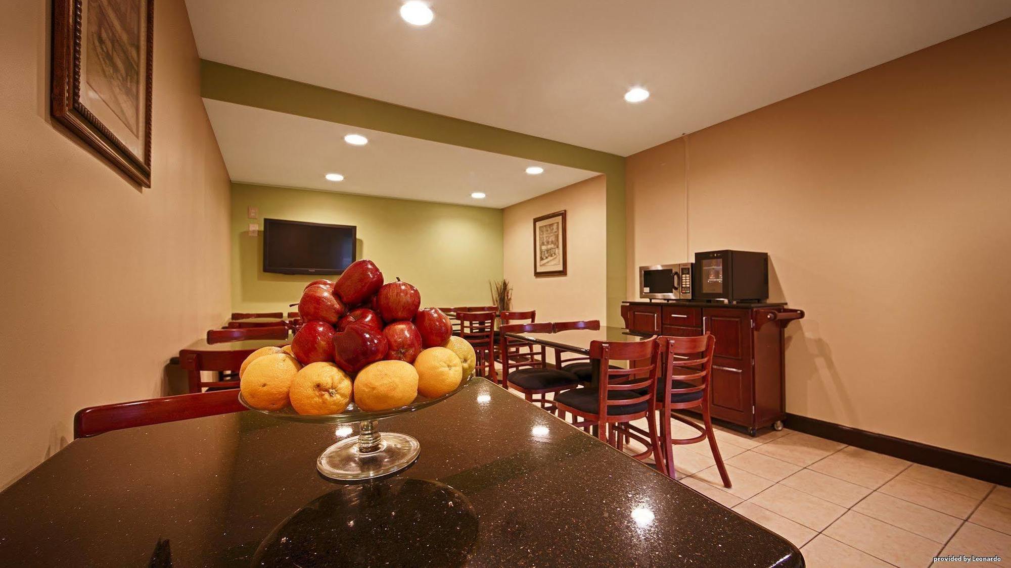 Surestay Hotel By Best Western Ист-Брунсвик Экстерьер фото